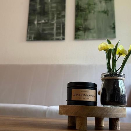 Bitterfelder Cityapartment Im Dichterviertel Buitenkant foto