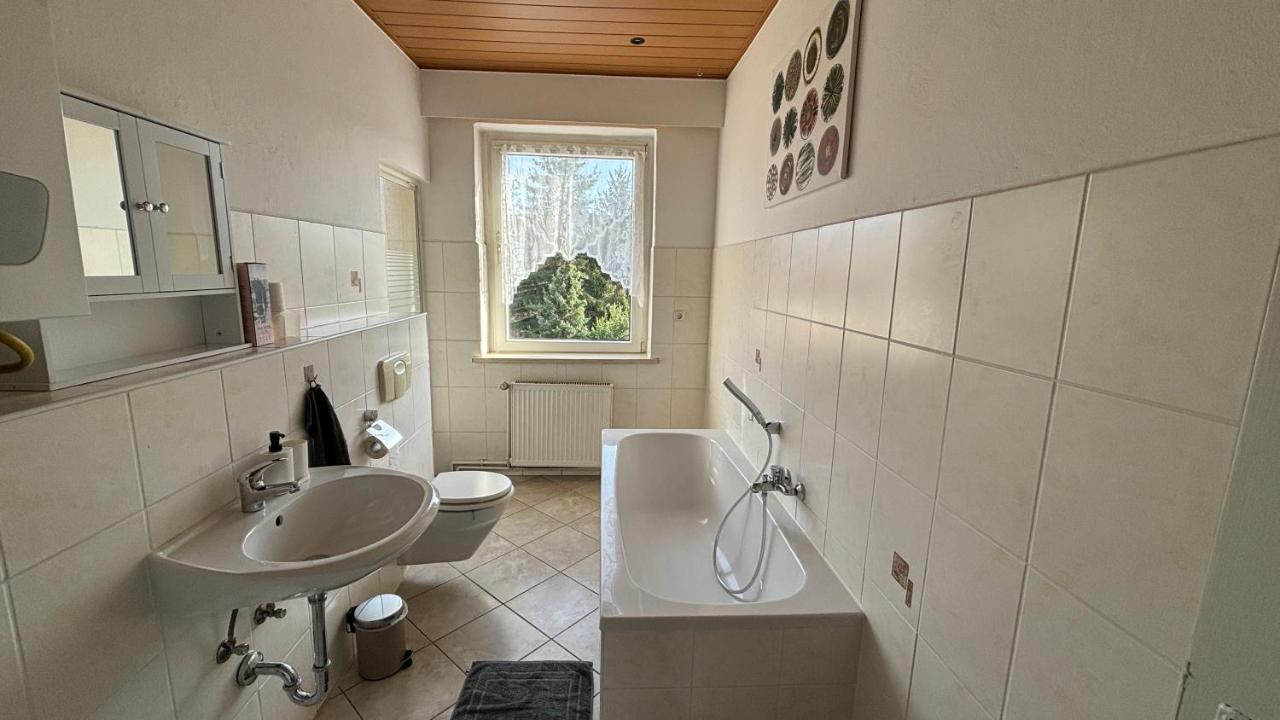 Bitterfelder Cityapartment Im Dichterviertel Buitenkant foto