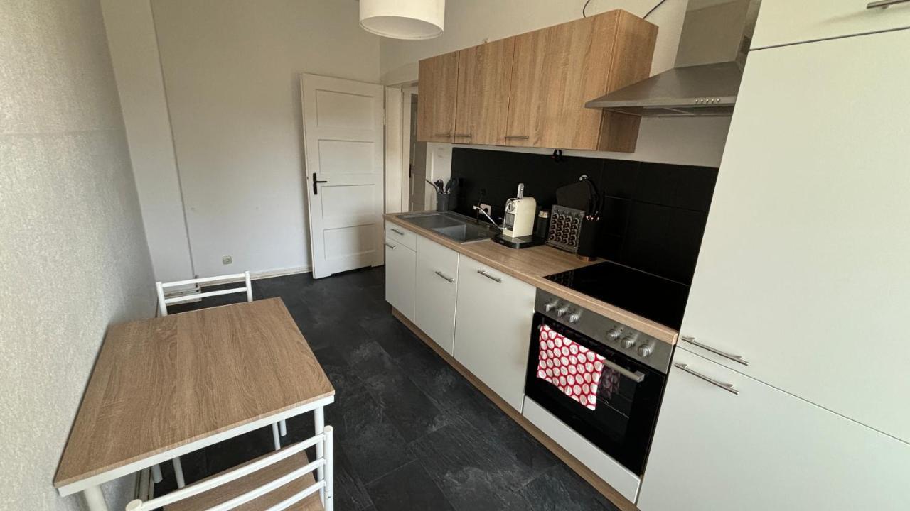 Bitterfelder Cityapartment Im Dichterviertel Buitenkant foto
